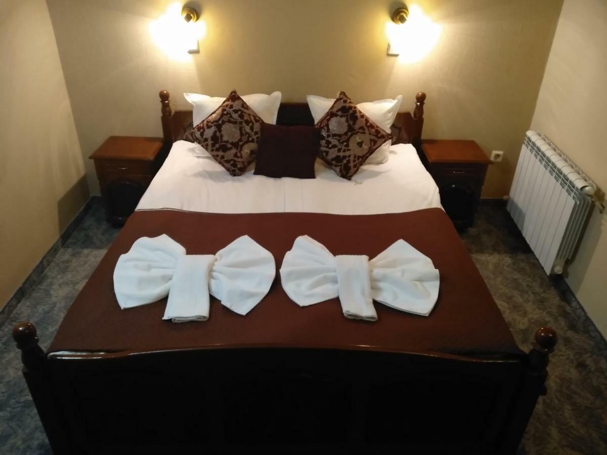 Hotel St. George Pobedonosets 班斯科 外观 照片